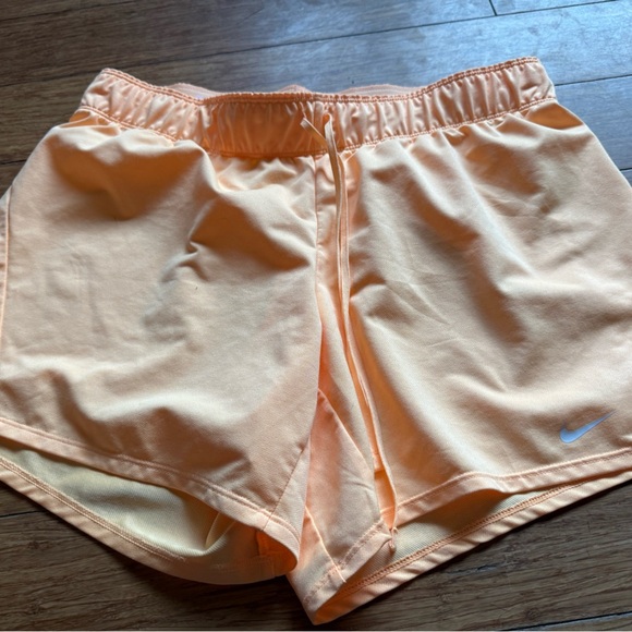 Nike Dri-FIT Attack Training Peach Athletic Shorts - Picture 1 of 5